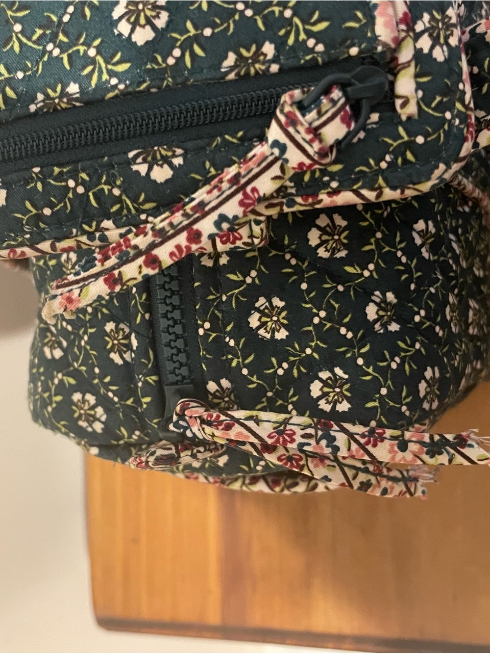 Vera Bradley Original 100 Handbag and small tab wallet in Mistletoe Lattice - Picture 4 of 6